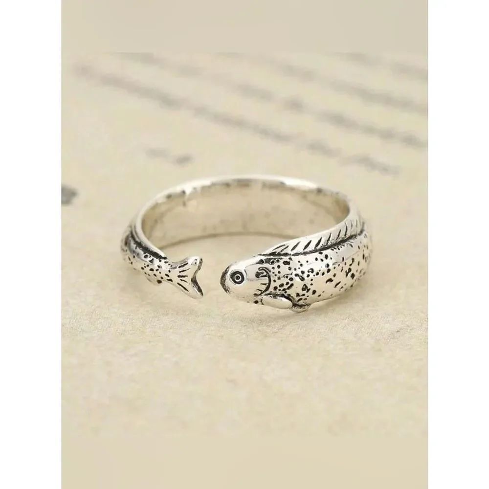 Silver Fish Ring A2042